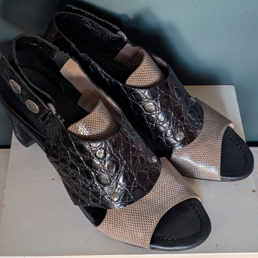 🖤 Anyi Lu Handmade Italian Leather Sandals – Black & Taupe